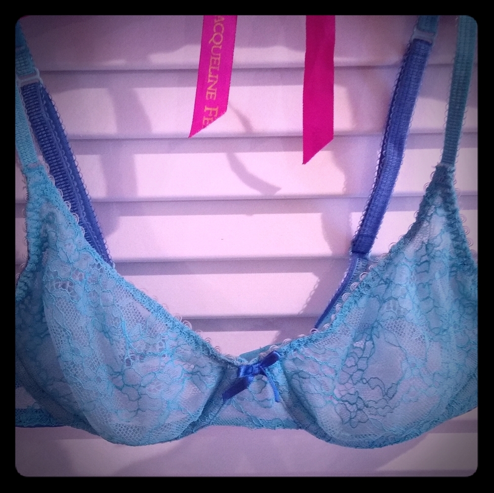 Cosmopolitan Bra